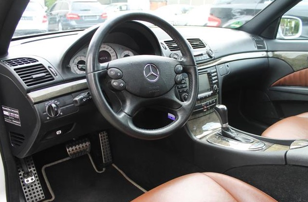 MERCEDES E CLASS (01/04/2008) - 